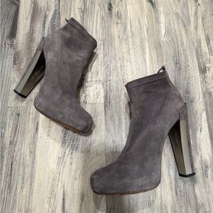 Brian Atwood size 8 Gray Women's Ankle Boots Y2K core 2016